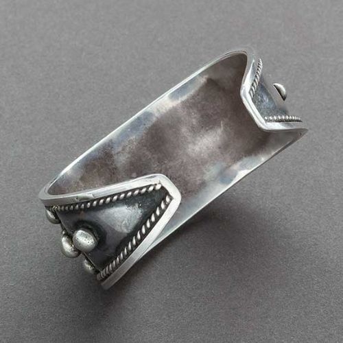 Vintage Navajo Bracelet Set With 3 Oval Turquoise Stones - Turquoise & Tufa