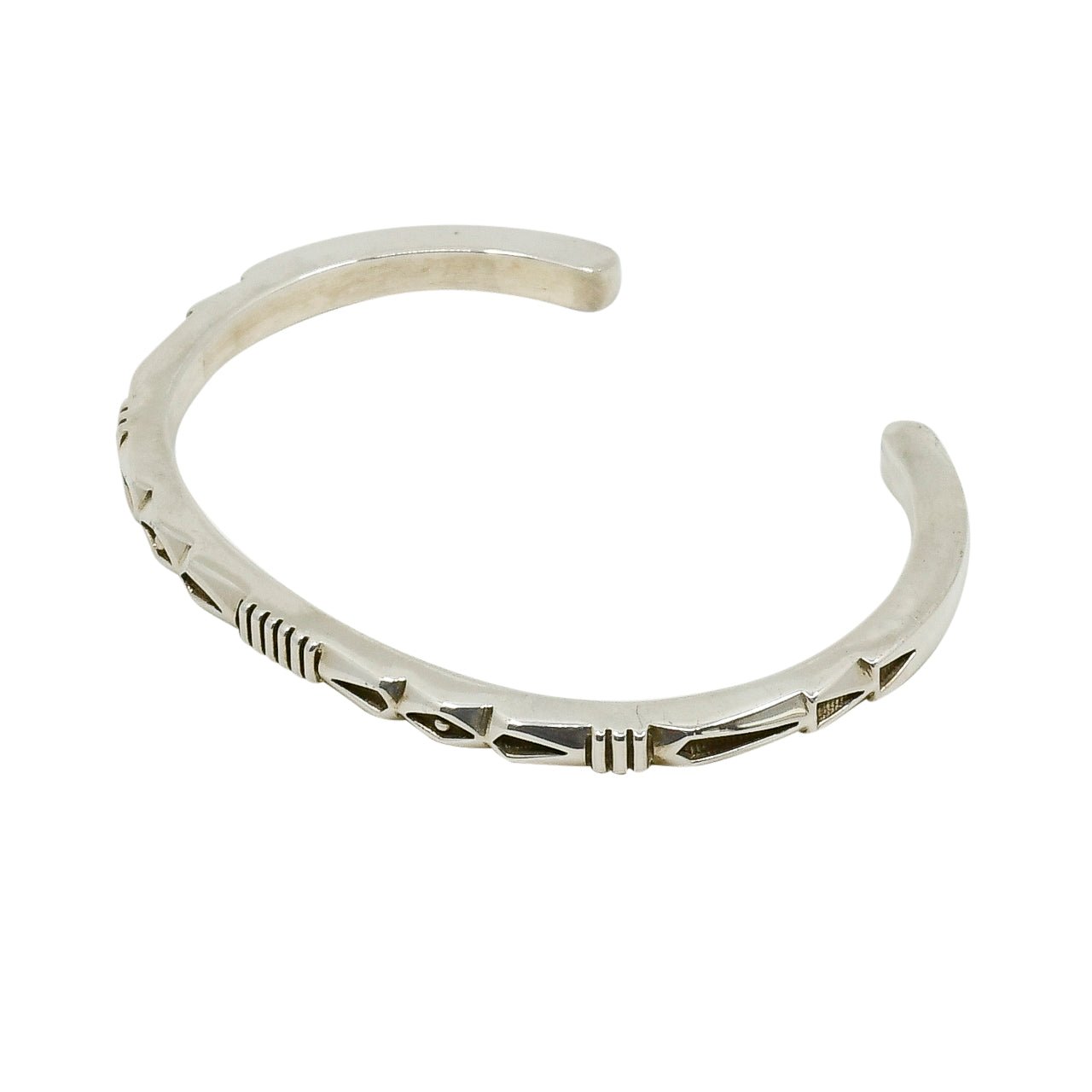 Jennifer Curtis Narrow Silver Bangle Bracelet With Geometric Shapes - Turquoise & Tufa