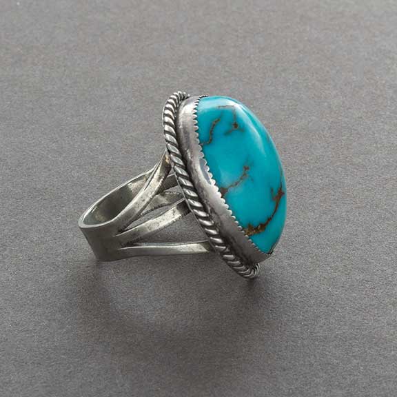 Vintage Navajo Robin's Egg Ring With Domed Turquoise Stone - Turquoise & Tufa