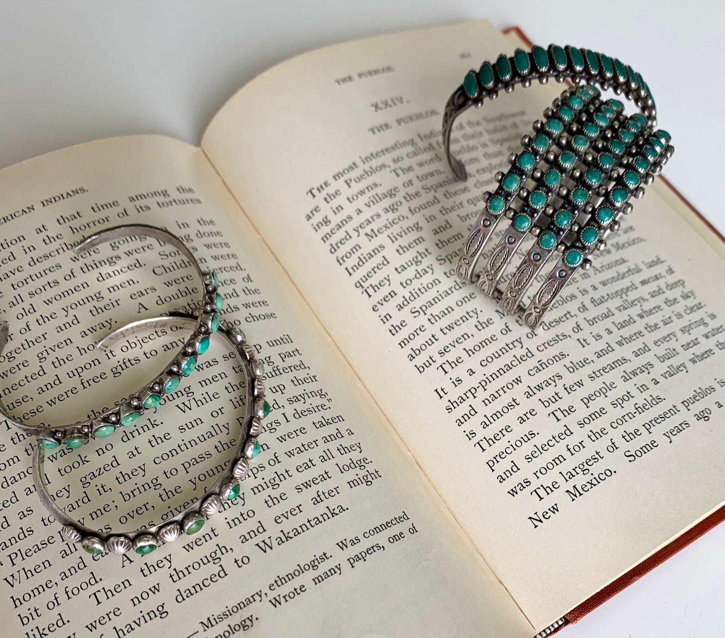 Vintage Zuni Snake Eye Row Bracelet of Green Turquoise - Turquoise & Tufa