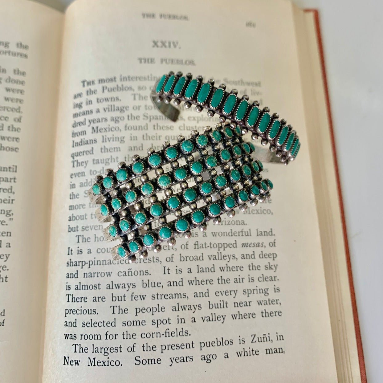 Vintage Zuni Snake Eye Row Bracelet of Green Turquoise - Turquoise & Tufa